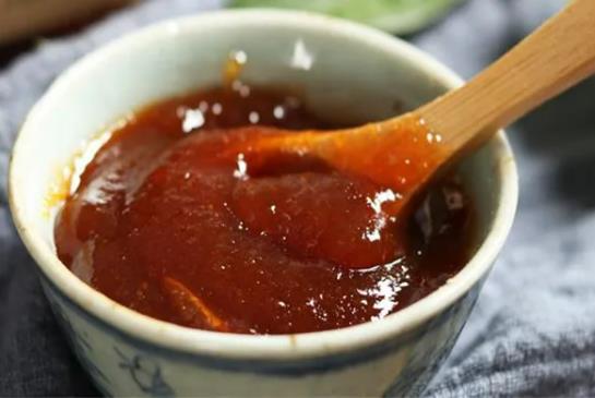 熬枇杷膏加川貝好還是不加川貝好?熬枇杷膏加水好還是不加水好