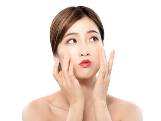 額頭長痘痘是哪里有火?臉頰兩側長痘痘可以用紅霉素嗎