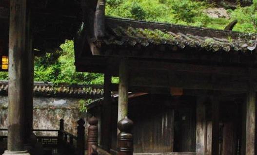 中國(guó)最貴的天然四合院,建在懸崖天坑之下,市值高達(dá)20多億