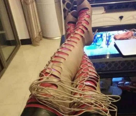 10、鞋子.jpg
