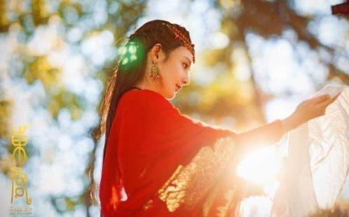 中國(guó)十大最新愛(ài)情劇排行榜,《喜歡你時(shí)風(fēng)好甜》第一