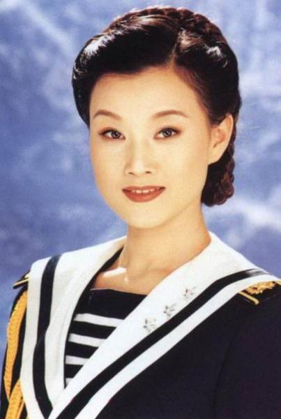中國最美十大女歌手排行榜,鄧麗君第一,宋祖英第二