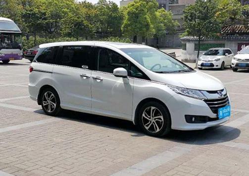 十大最熱門MPV車型排行榜,寶駿730價格低,載物空間大