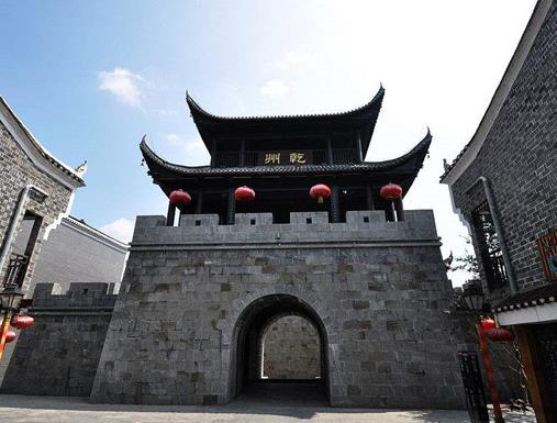 湘西十大景點排名,乾州古城建筑宏偉大氣,猛洞河漂流山清水秀