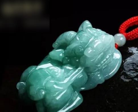 中國十大翡翠品牌排名,七彩云南品質優良,傳世翡翠工藝精湛