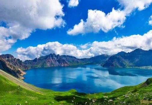 國內十大旅游城市排行榜,伊犁很夢幻、長白山是滿族發祥地