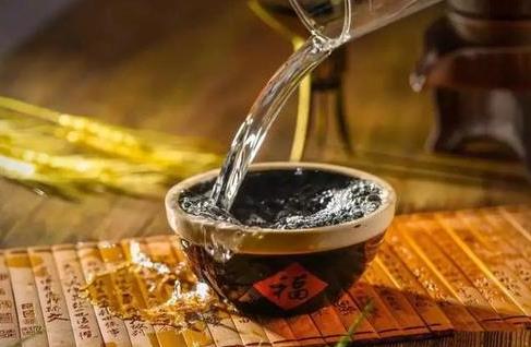 會(huì)加劇人體衰老的食物排行榜,薯?xiàng)l是、面包加劇皮膚老化過(guò)程