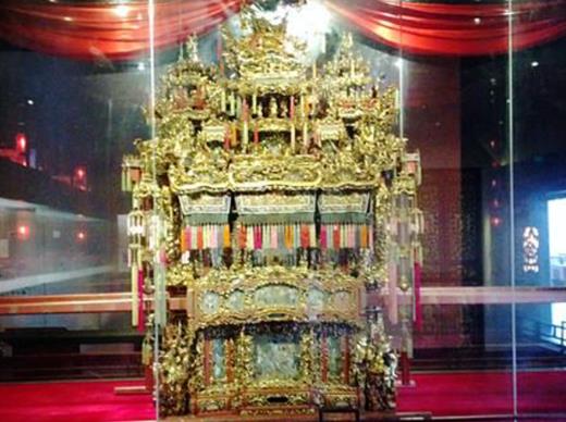 浙江博物館十大鎮館之寶,清金箔貼花花轎、彩鳳鳴岐的地位很高
