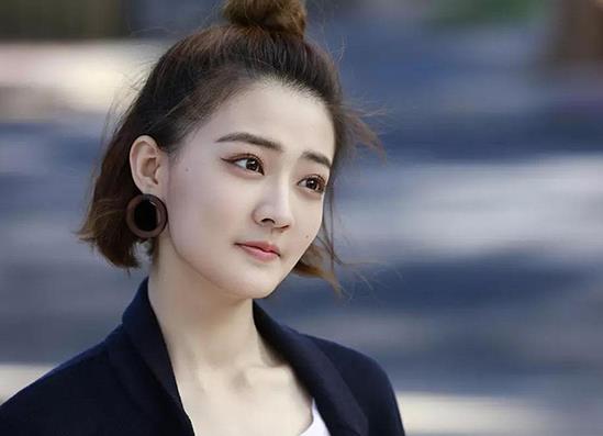 中國(guó)最美十大90后校花排行榜,迪麗熱巴、古力娜扎美得有特色