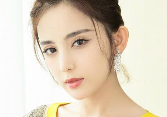 中國(guó)最美十大90后校花排行榜,迪麗熱巴、古力娜扎美得有特色