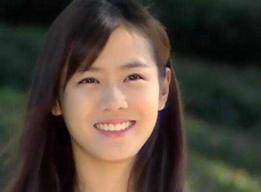 韓國(guó)最美十大女星排名,金泰熙以自然美著稱、韓佳人粉絲眾多