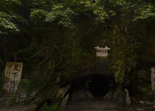 中國十大著名溶洞奇觀,安順龍宮是全國最長水溶洞、雞冠洞是自然大空調