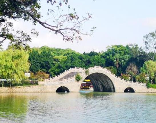 十大福州網(wǎng)紅公園排名,西湖公園景色秀麗、左海公園娛樂設(shè)施多