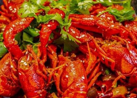 湘菜酒席中的十道菜排名,剁椒魚頭鮮辣可口、辣椒炒肉非常經典