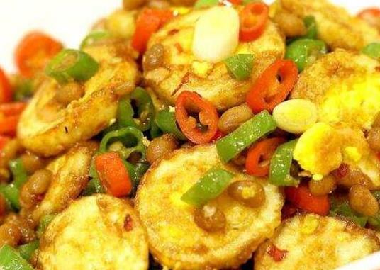 湘菜酒席中的十道菜排名,剁椒魚頭鮮辣可口、辣椒炒肉非常經典