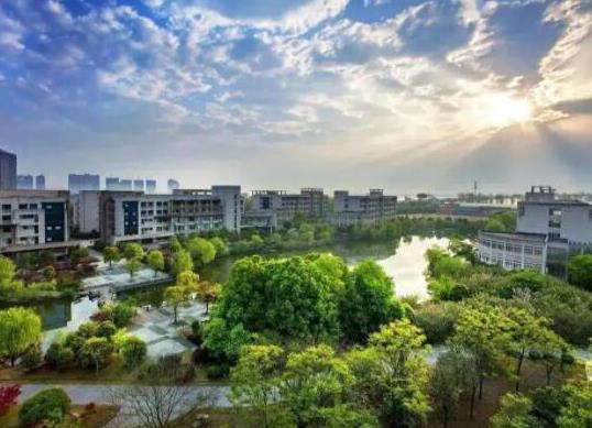 浙江十大名校排名,浙江大學(xué)、浙江工業(yè)大學(xué)都是全國重點大學(xué)