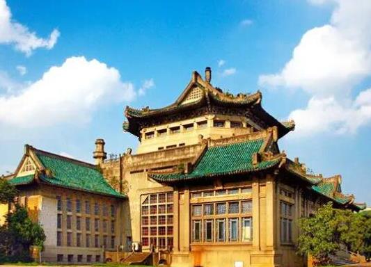 中國(guó)最好法律大學(xué)排名,中國(guó)政法大學(xué)、北京大學(xué)的法律專(zhuān)業(yè)很一流