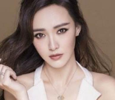 中國現代四大美女排行 迪麗熱巴1992年6月3日出生于烏魯木齊