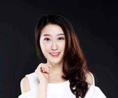 美麗但火不起來的寶萊塢女星排行 瑞婭森是女演員Suchitra 的孫女