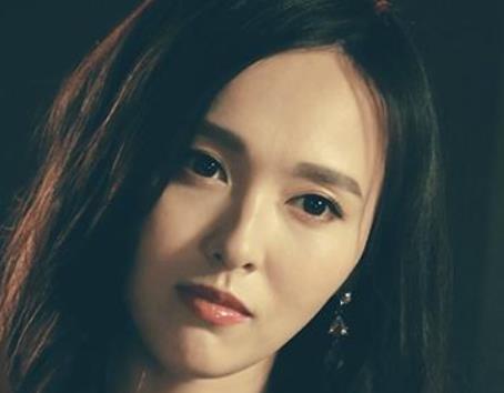 娛樂圈同時(shí)擁有美貌美腿的10大女星排行 鄭爽有著清純和漂亮的外表