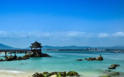 夏日出游國內浪漫海濱城市 青島”這個名稱原指小青島(也叫琴島)