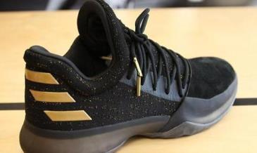 最帥籃球鞋推薦 Adidas D Rose8這款籃球鞋被稱作是外場實(shí)戰(zhàn)利器
