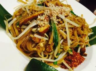 泰國(guó)美食 泰式炒河粉這也可說是泰國(guó)菜里的招牌菜