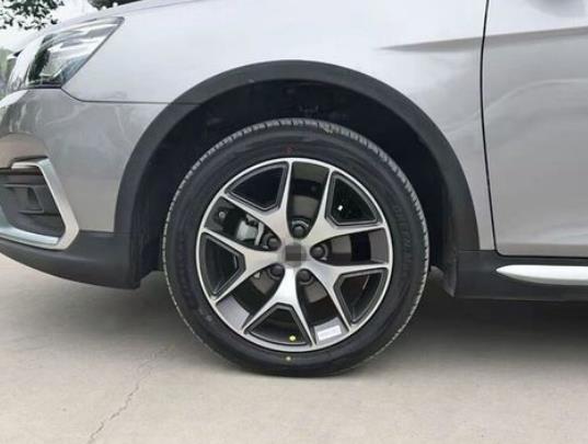 車輪胎扎了個釘子可以拔出來嗎?輪胎的保質(zhì)期是多久 車輪胎扎了個釘子可以拔出來嗎?輪胎的保質(zhì)期是多久