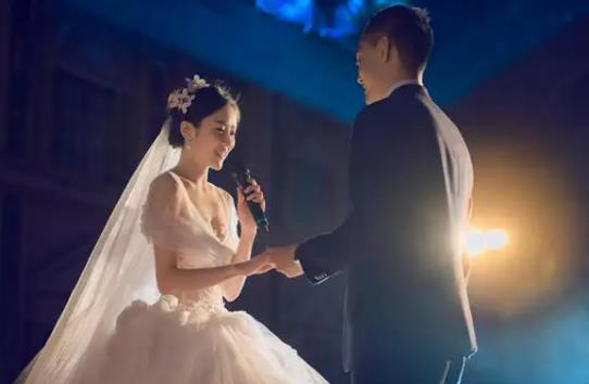 結婚請帖時間一般寫幾點?結婚腰鏡要買幾個 結婚請帖時間一般寫幾點?結婚腰鏡要買幾個