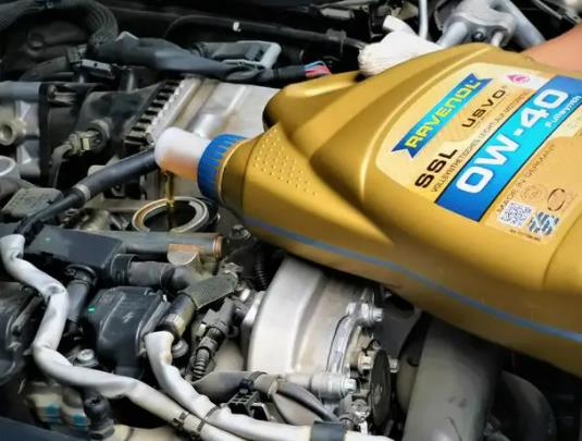 新車開多久換機油最好?機油傳感器壞了的癥狀 新車開多久換機油最好?機油傳感器壞了的癥狀