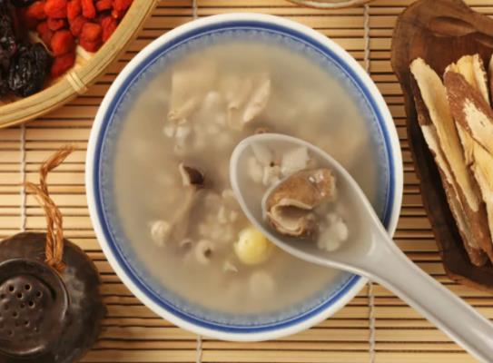 四神湯對寒濕和濕熱通吃嗎?四神湯和四君子湯的功效區(qū)別 四神湯對寒濕和濕熱通吃嗎?四神湯和四君子湯的功效區(qū)別