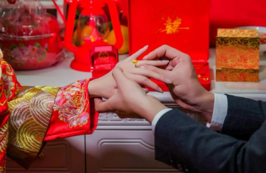 結婚頭三天有什么講究?訂婚和結婚時間超過1年好嗎 結婚頭三天有什么講究?訂婚和結婚時間超過1年好嗎