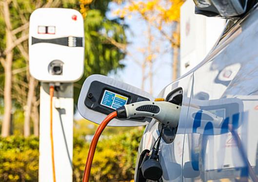新能源汽車第一次充電要充滿嗎?新能源充電晚上10點以后可以充嗎 新能源汽車第一次充電要充滿嗎?新能源充電晚上10點以后可以充嗎