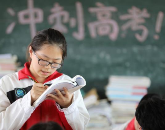 2023年高考出題人是不是葛軍?高考吉祥粽子一定要掛門(mén)上嗎 2023年高考出題人是不是葛軍?高考吉祥粽子一定要掛門(mén)上嗎