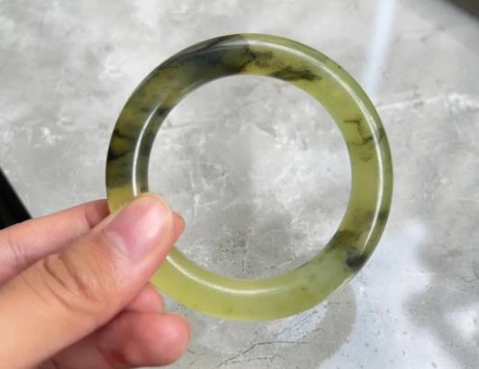 岫玉怎么保養(yǎng)會越戴越透?岫玉手鐲價格一般是多少 岫玉怎么保養(yǎng)會越戴越透?岫玉手鐲價格一般是多少
