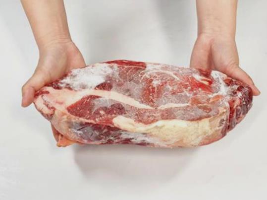 解凍肉為什么不用熱水?解凍肉放冷藏一晚上會壞嗎 解凍肉為什么不用熱水?解凍肉放冷藏一晚上會壞嗎