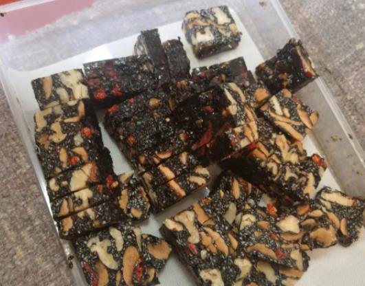 藥店阿膠糕可以刷醫保卡嗎?阿膠吃過量有什么不良反應 藥店阿膠糕可以刷醫保卡嗎?阿膠吃過量有什么不良反應