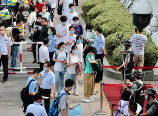 2023高考穿的鞋一點金屬都不能有嗎?2023高考可以穿洞洞鞋進考場嗎 2023高考穿的鞋一點金屬都不能有嗎?2023高考可以穿洞洞鞋進考場嗎