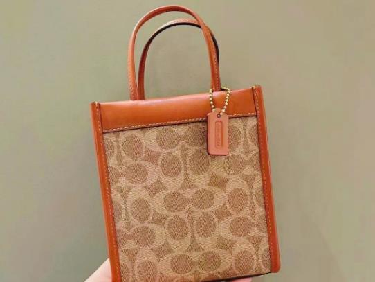 coach美國(guó)代購(gòu)一千多靠譜嗎?mcm和蔻馳是一個(gè)檔次么 coach美國(guó)代購(gòu)一千多靠譜嗎?mcm和蔻馳是一個(gè)檔次么