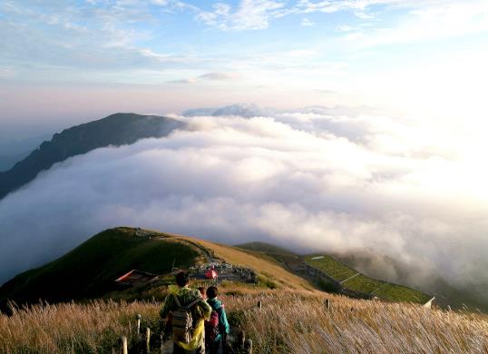 6月份去武功山要穿沖鋒衣嗎?6月份武功山有云海嗎 6月份去武功山要穿沖鋒衣嗎?6月份武功山有云海嗎