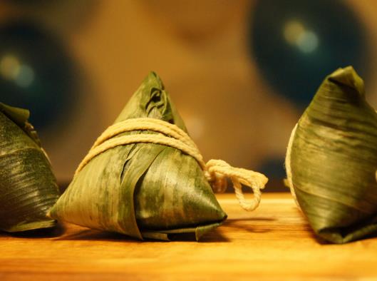 煮粽子煮糊鍋了還能吃嗎?吃粽子的注意事項(xiàng) 煮粽子煮糊鍋了還能吃嗎?吃粽子的注意事項(xiàng)