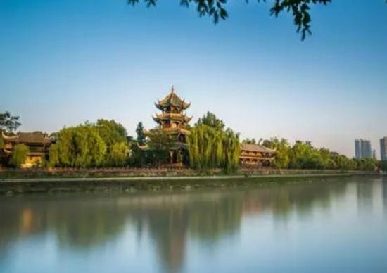 適合學(xué)生窮游的十個(gè)地方,北京很多景點(diǎn)有半價(jià)、成都城市魅力高 適合學(xué)生窮游的十個(gè)地方,北京很多景點(diǎn)有半價(jià)、成都城市魅力高
