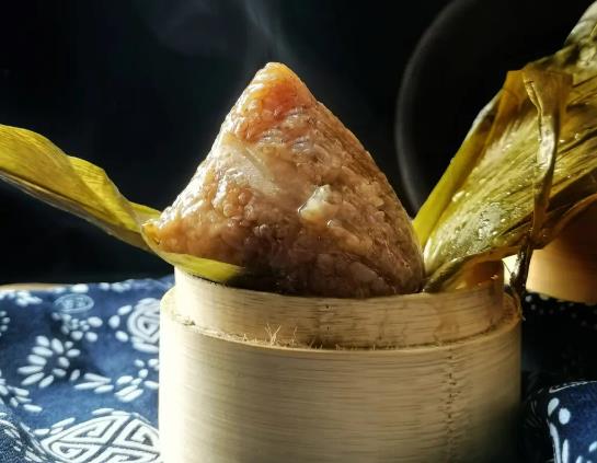 玉米和粽子可以在鍋里一起煮嗎?粽子常溫下敞開還是保鮮袋 玉米和粽子可以在鍋里一起煮嗎?粽子常溫下敞開還是保鮮袋