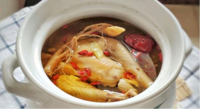 人參搭配什么藥材煲雞湯好 鮮人參雞湯為什么有點苦 人參搭配什么藥材煲雞湯好 鮮人參雞湯為什么有點苦