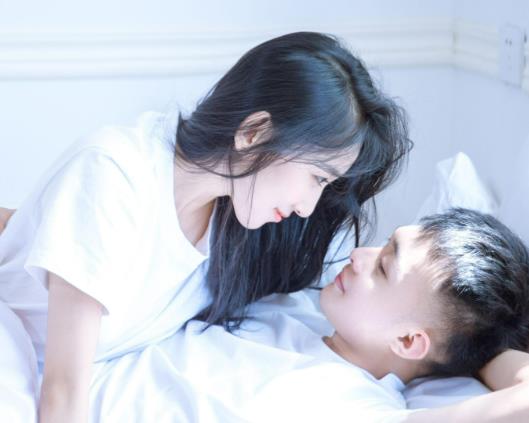 為什么女生一主動的時候男生就變得冷淡?男生為什么喜歡淡定的女生 為什么女生一主動的時候男生就變得冷淡?男生為什么喜歡淡定的女生
