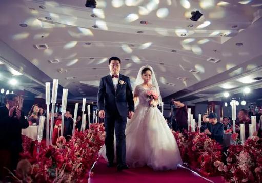 領(lǐng)了結(jié)婚證沒有辦婚禮算結(jié)婚嗎?男女結(jié)婚領(lǐng)了結(jié)婚證意味著什么 領(lǐng)了結(jié)婚證沒有辦婚禮算結(jié)婚嗎?男女結(jié)婚領(lǐng)了結(jié)婚證意味著什么