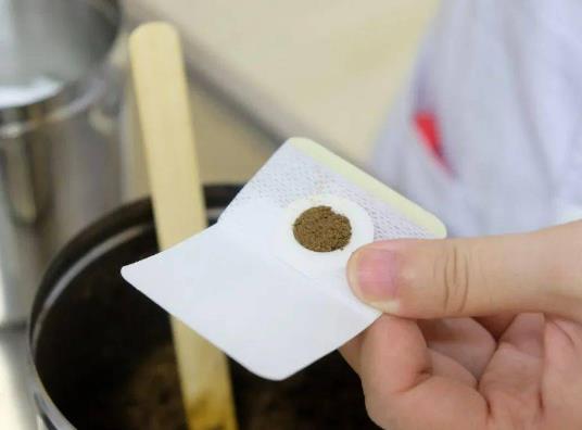 貼三伏貼不能吃什么?貼三伏貼后皮膚紅癢起泡怎么辦 貼三伏貼不能吃什么?貼三伏貼后皮膚紅癢起泡怎么辦
