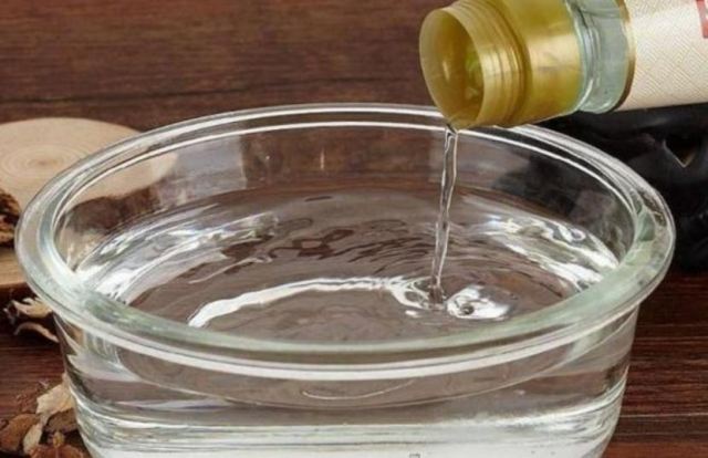 手足癬表現有什么 用醋加鹽泡腳的好處有什么呢 手足癬表現有什么 用醋加鹽泡腳的好處有什么呢