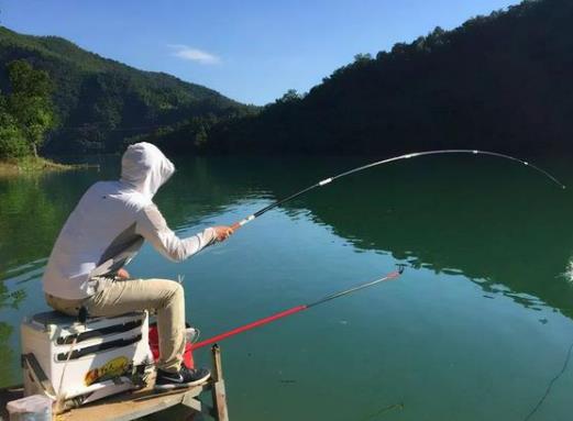 新手第一次釣魚應該注意什么?花露水誘魚怎么用 新手第一次釣魚應該注意什么?花露水誘魚怎么用