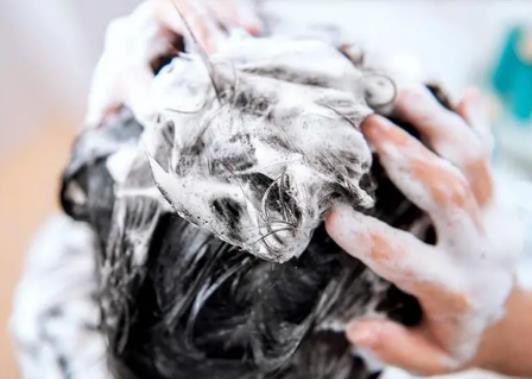 洗發水不好用能拿它干嘛?臨時沒有洗發露怎么辦 洗發水不好用能拿它干嘛?臨時沒有洗發露怎么辦